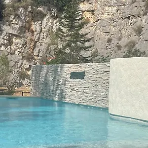 Villa La Des Carriers- Maison Avec Piscine Proche, Roquefort-les-Pins